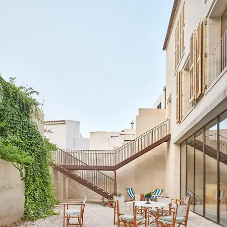 Ses Sucreres Small & Slow 4*