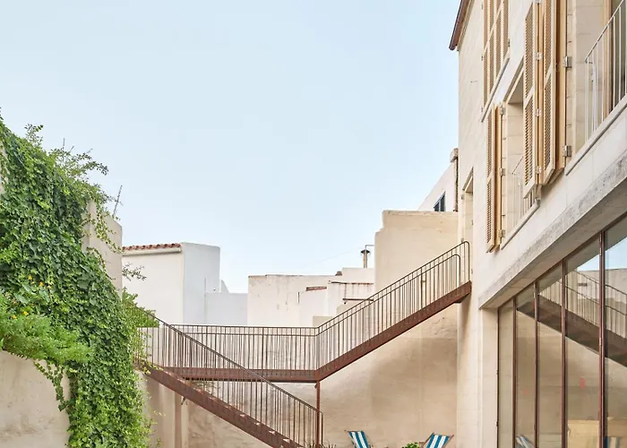 Ses Sucreres Small & Slow 4*