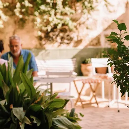 Ses Sucreres Small & Slow 4*