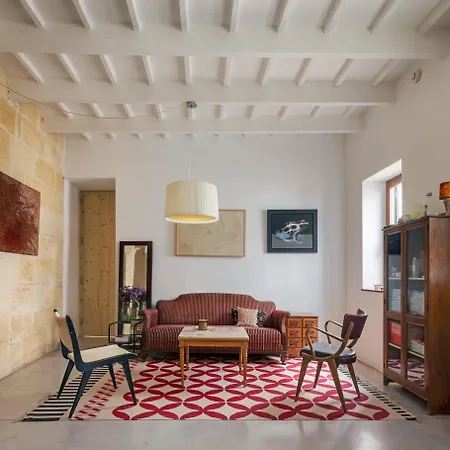 Ses Sucreres Small & Slow 4*